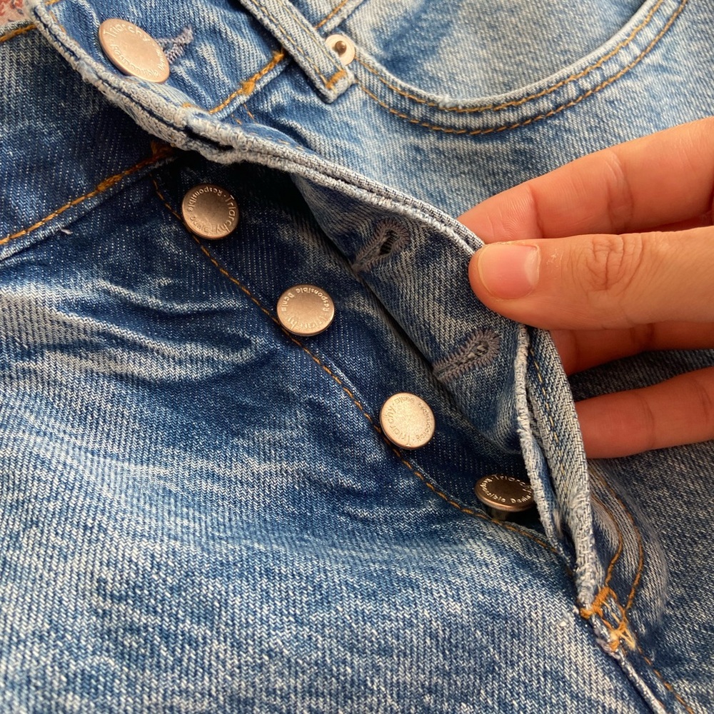 Triarchy High Rise Relaxed Shorts - Picture 2 of 4
